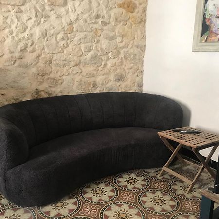 Le Petit Apartment Coursan Bagian luar foto
