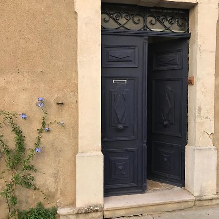 Le Petit Apartment Coursan Bagian luar foto