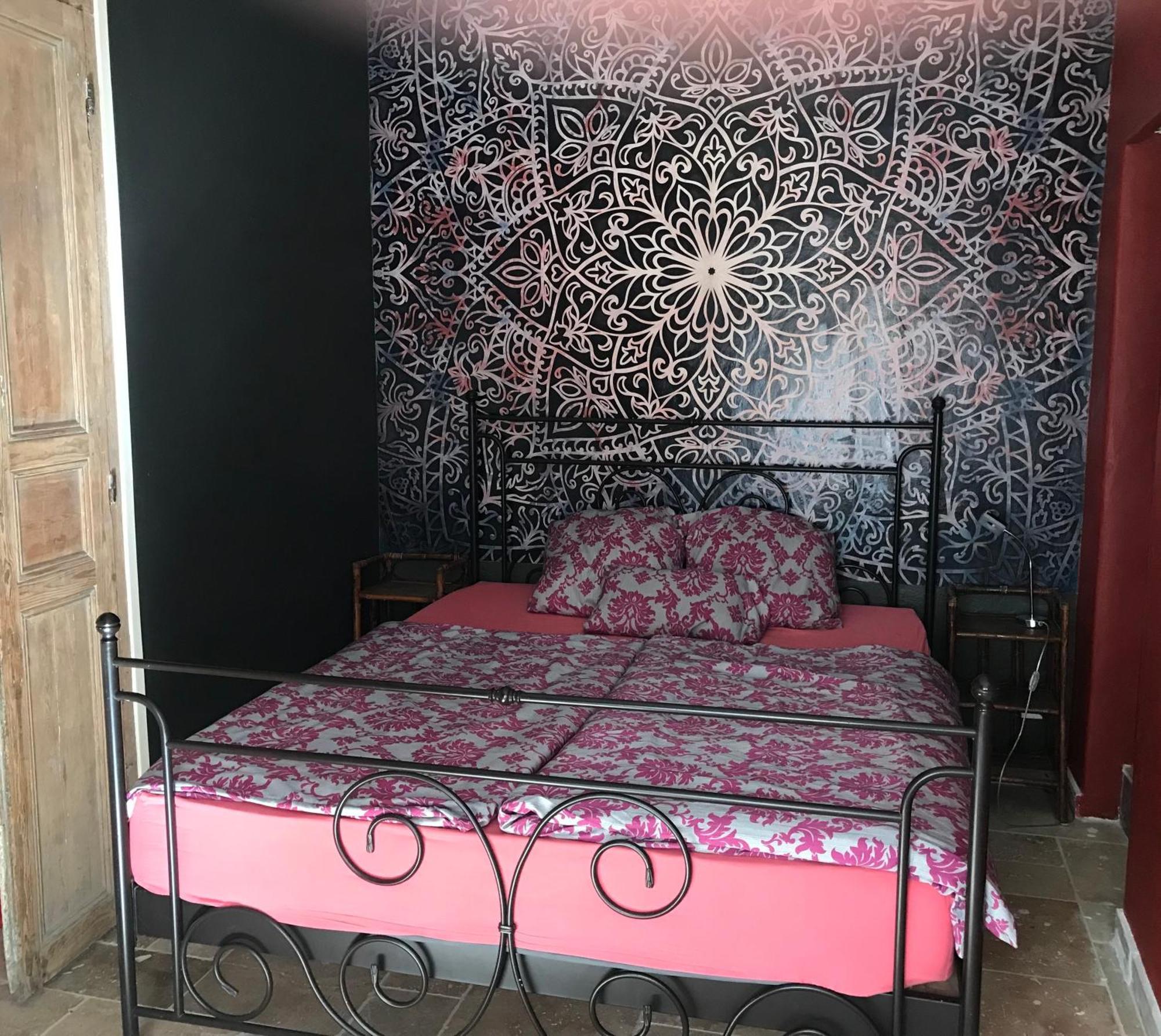 Le Petit Apartment Coursan Bagian luar foto